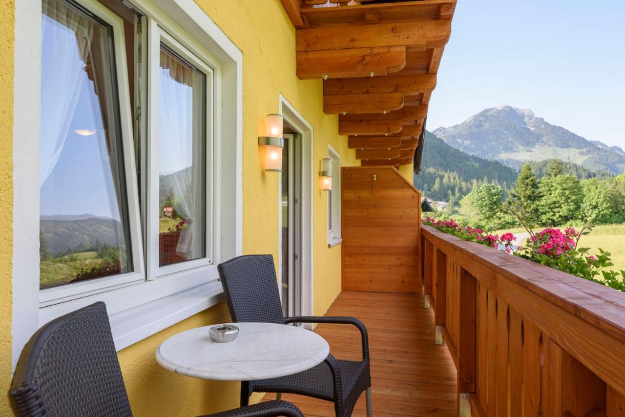 Gasthof Waldwirt Russbach am Pass Gschütt Kültér fotó